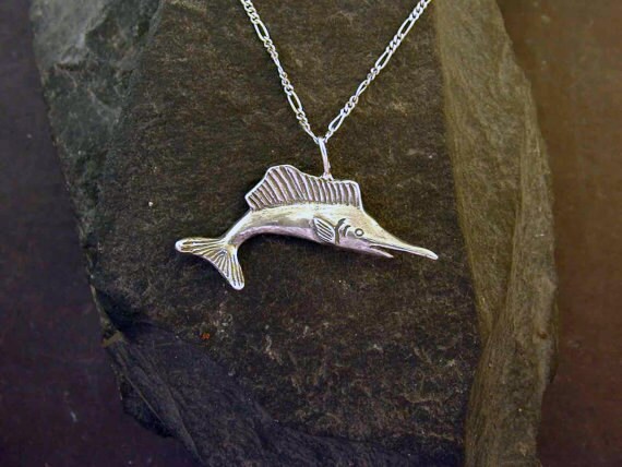 sterling Silber Segelfin Marlin Anhänger An Einer Kette von peteconder