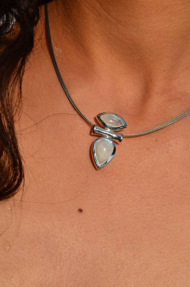 Damen Anhänger Silber Mit Zwei Weißen Labradoriten | Regenbogenmondstein Ah43 von petererker