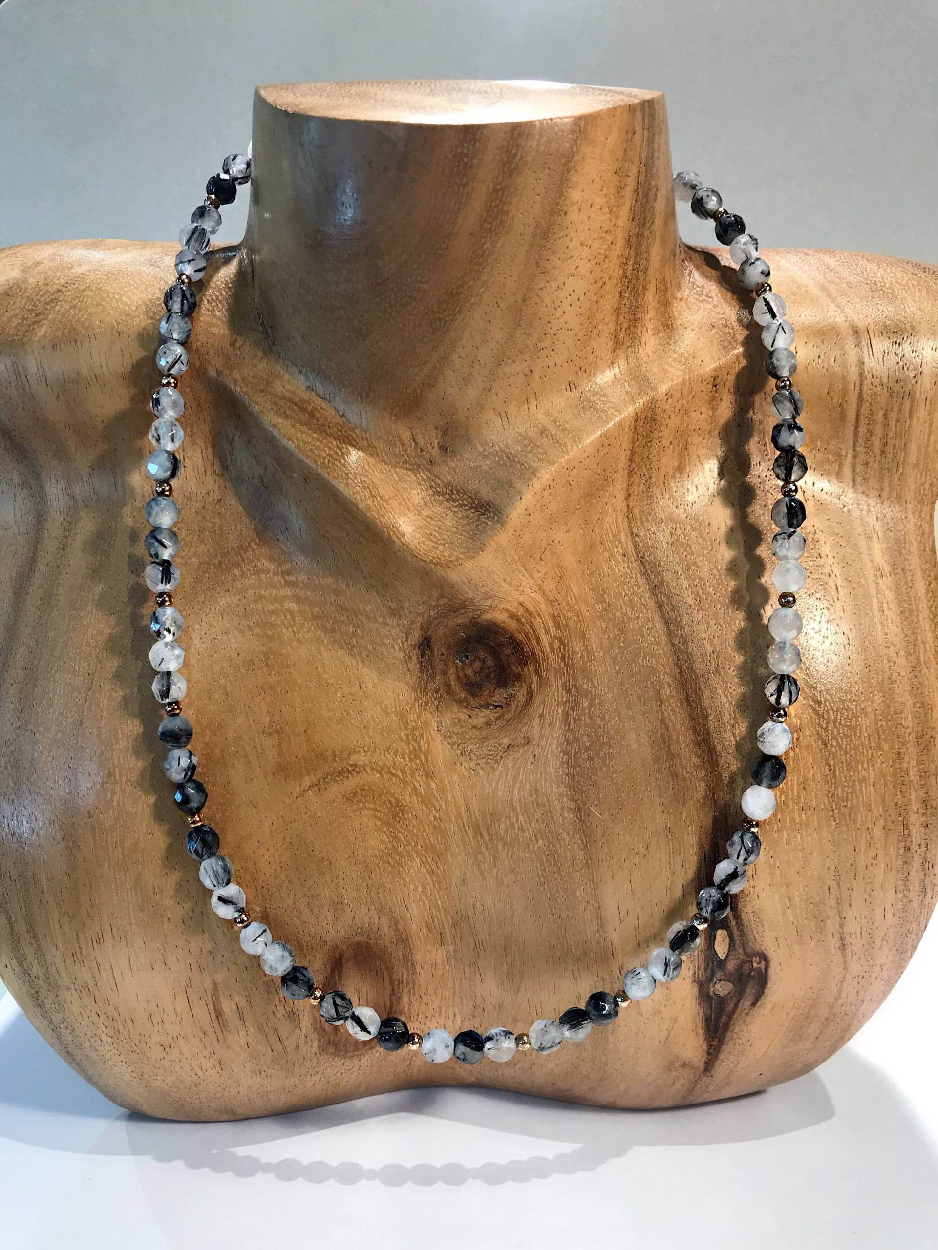 Elegante Turmalinquarz Kette Mit Vergoldeten Silberkugeln Elegante Turmalinquarz Kette Mit Vergoldeten Silberkugeln von petererker