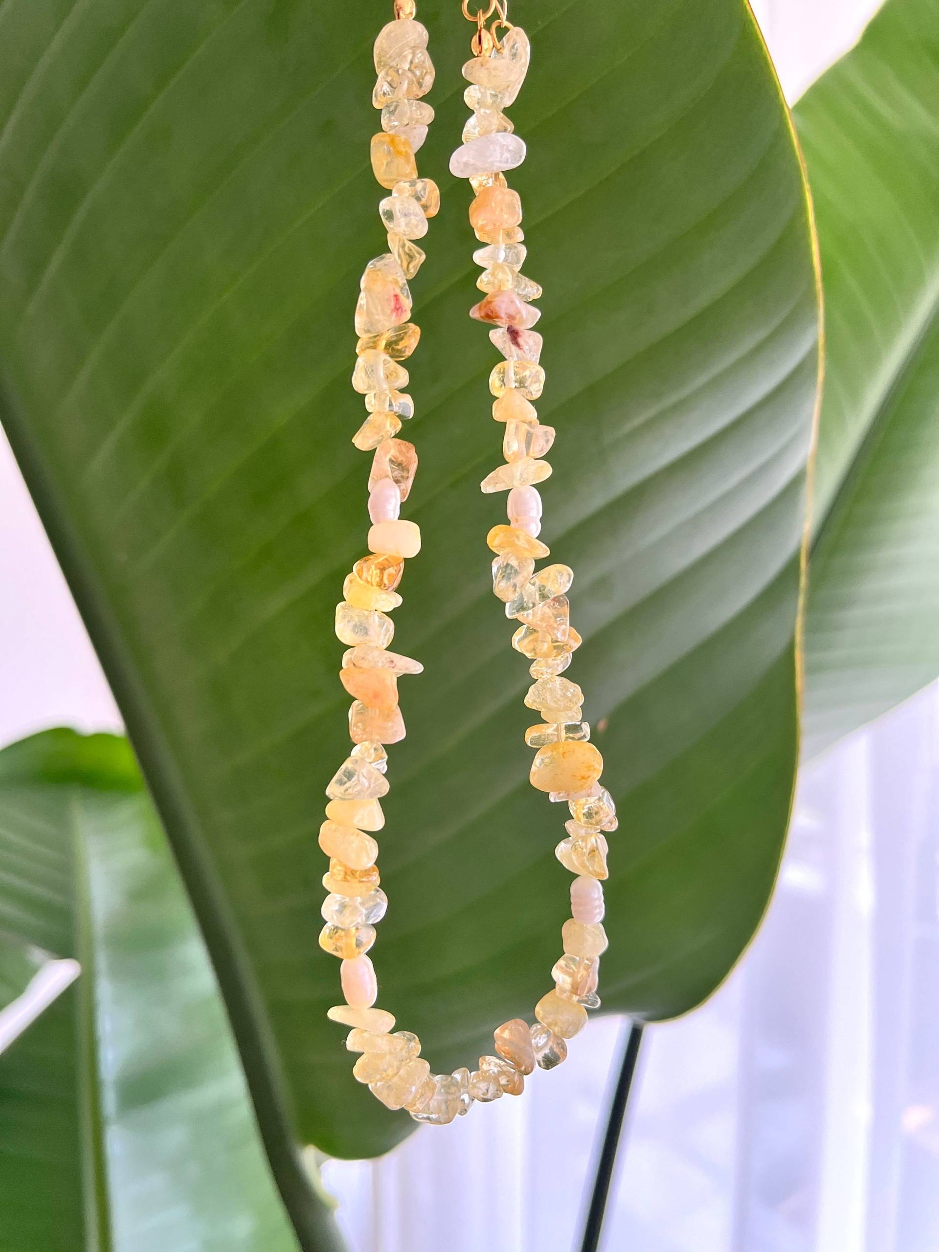 Handgemachte Perlenkette Aus Gelben Zitrin Edelsteinen Und Süßwasserperlen | Natursteinkette Gelbe Sommerkette von petiteperledesign