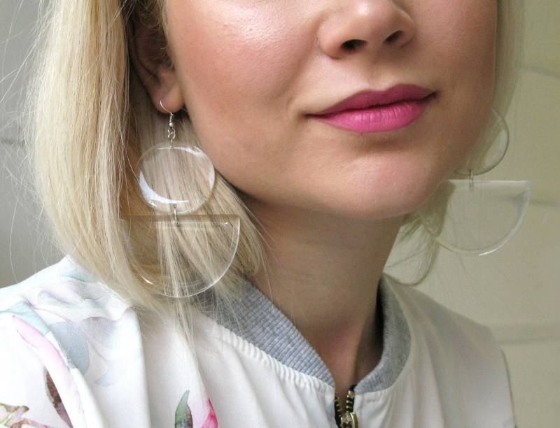 Klare Acryl Statement Ohrringe Laser Geschnittene Lucite Ohrhänger von DoraKourtesa