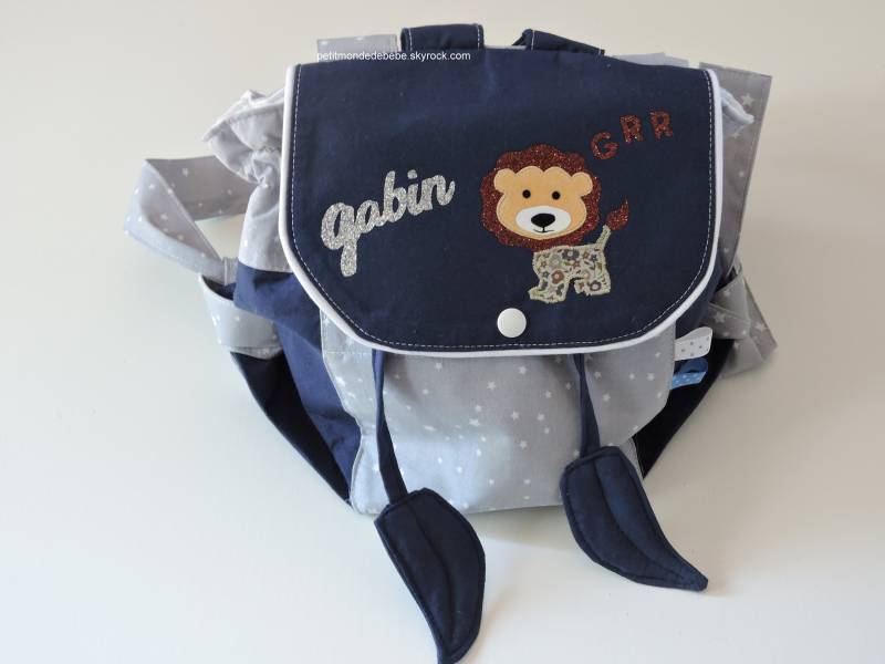 Babyrucksack, Anpassbares Löwenkind, Aus Baumwolle & Liberty von petitmondedebebe