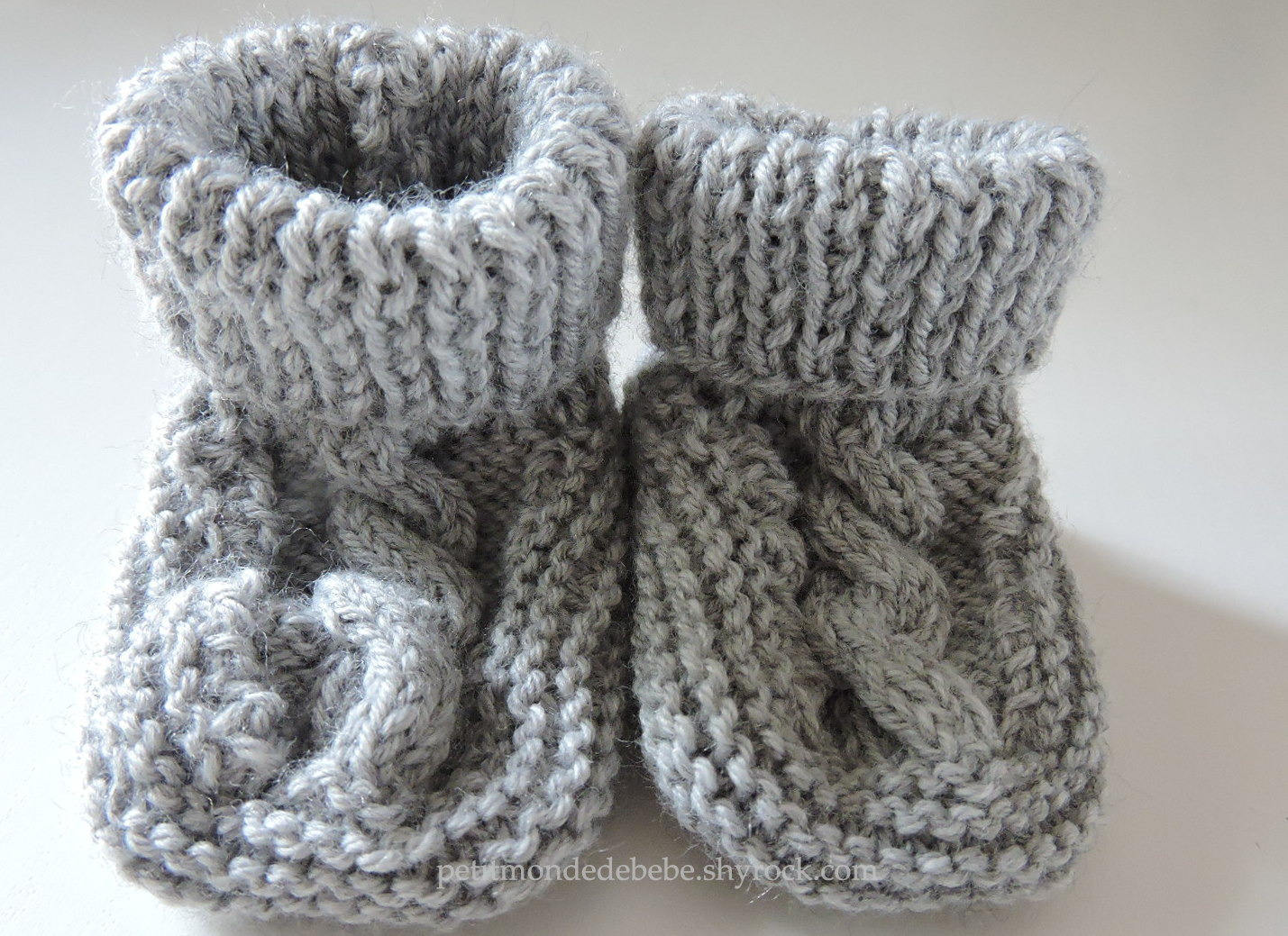 Babyschuhe Grau Gestrickt 0/3 Monate | Auf Bestellung von petitmondedebebe
