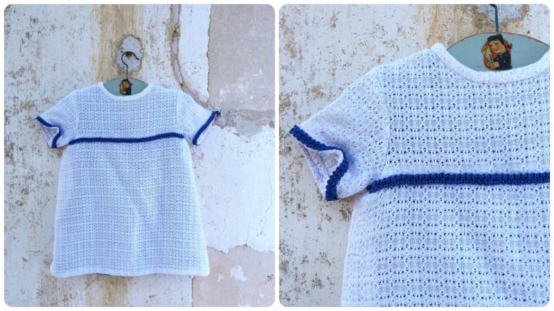 Vintage 1960/60S Babykleid Kurzarm Weiß Texturierte Baumwolle Marineblau Veredelungen/Größe 2 Jahre von petitvintage