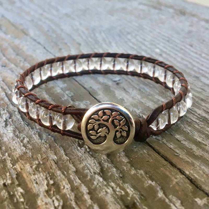 Kristall Quarz Perlen Leder Wickelarmband Mit Baum Des Lebens Für Kronenchakra Klar Unisex Damen Und Herren Handgemacht von philosophias