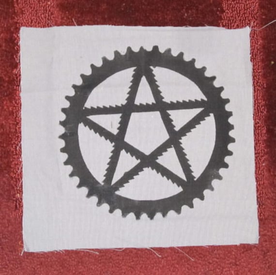 Back Patch - Pentagramm, Der Fahrradteile, Sägeblätter Und Bike-Kassette Für Rücken Oder Schwarz Auf Grau Canvas Tasche Groß von phoenixcompost