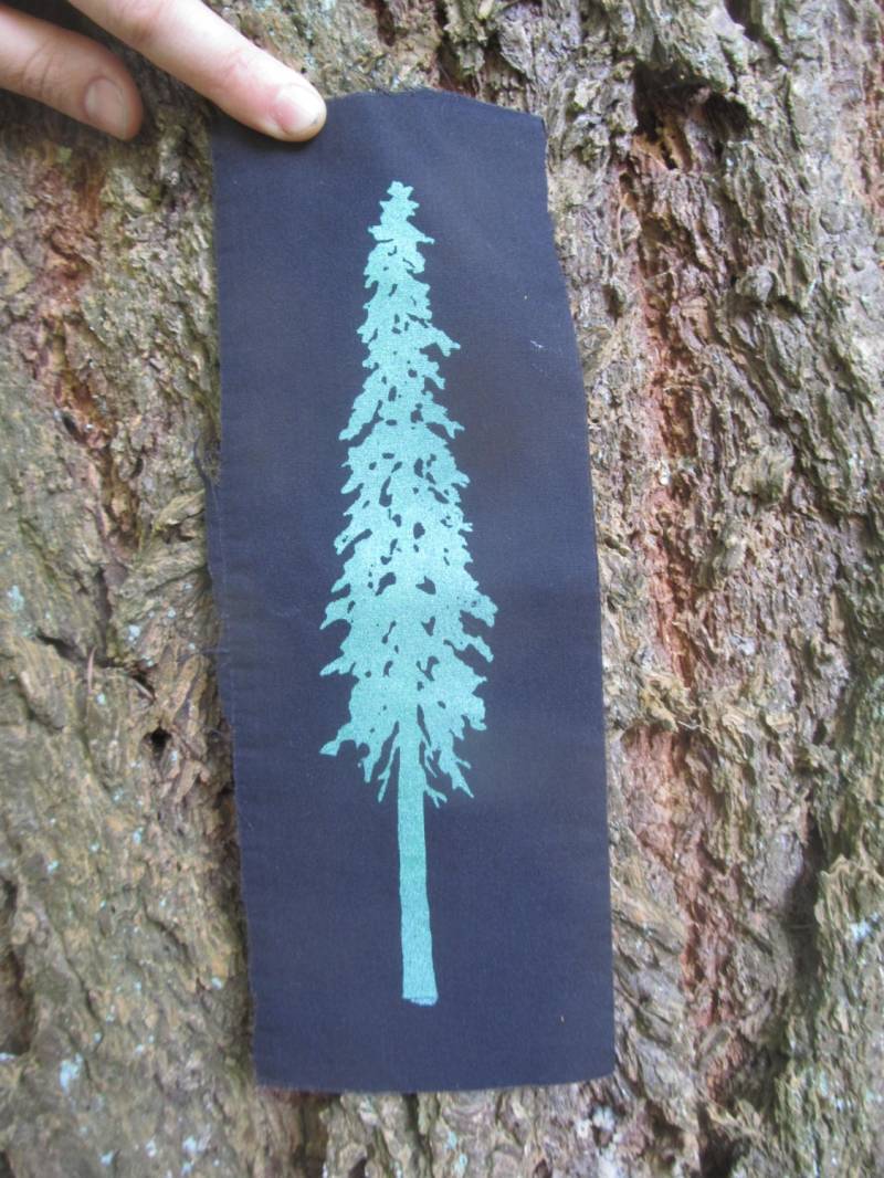 Baum Aufnäher, Douglasie, Grün Auf Schwarz Oder Weiß - Trees Wood Punk Patch Ökologie Nature Earth First Free Cascadia Doug Pine Zederne Eco von phoenixcompost