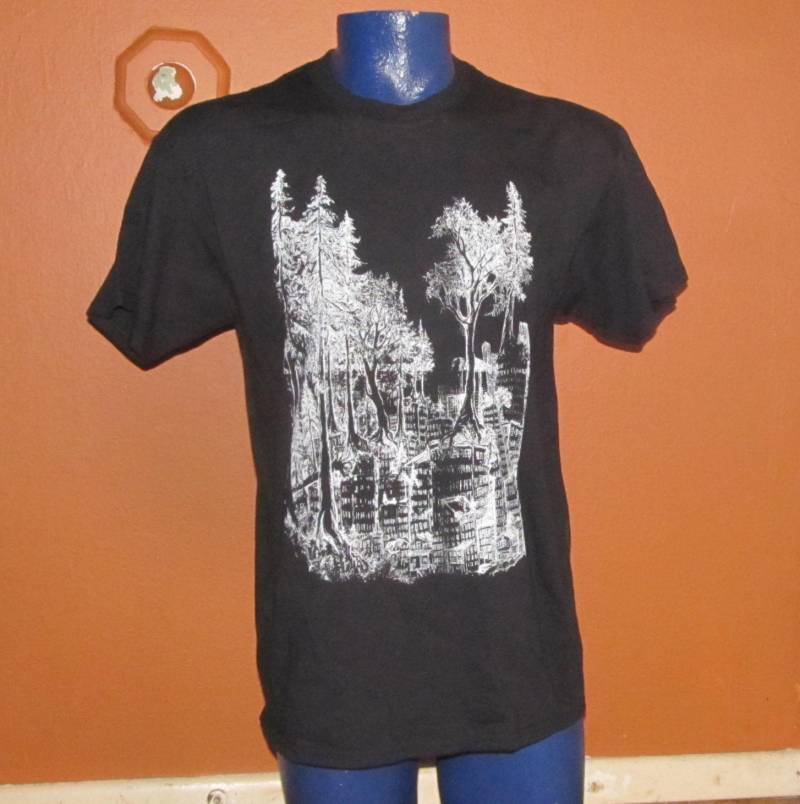 Wald Gewinnt Shirt, Medium - Weiß Auf Schwarz Natur Bäume Baum Erde Erste Grüne Anarchie Rewild Linie Kunst Zeichnung Punk Tshirt Metall von phoenixcompost