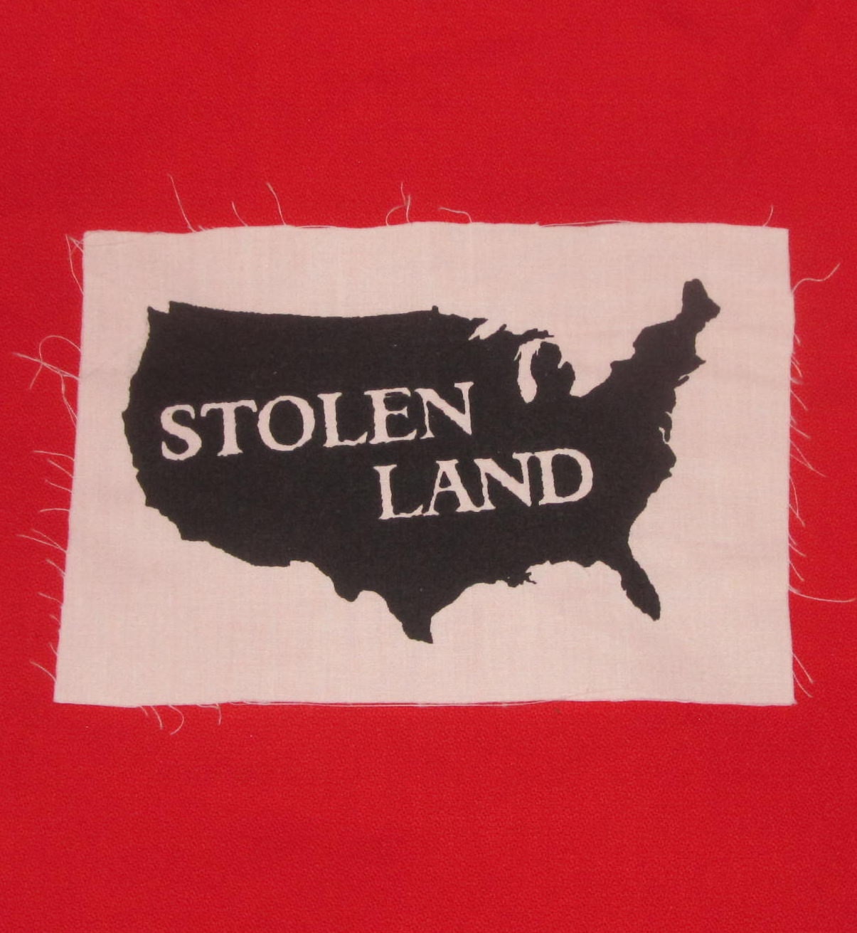 stolen Land Patch - Indigene Rechte, Soziale Gerechtigkeit, Solidarität, Punk Patch, Dekolonisierung, Amerikkka, Usa, Anarchie Aufnäher von phoenixcompost
