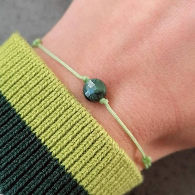 Grünes Armband Jaspis Grün | Schlichtes Edelsteinarmband Unisex Geschenk Für Frauen, Herren Harmonie Stein Schmuck Dunkelgrün Hellgrün Grünes Armband Jaspis Grün | Schlichtes Edelsteinarmband Unisex Geschenk Für Frauen, Herren Harmonie Stein Schmuck Dunkelgrün Hellgrün von pianorden