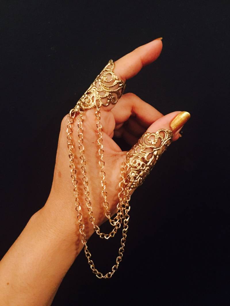 Pfeil Und Daumenring Aus Multi-Dangle-Ketten in Goldfarbe Einem Vintage-stil, Der Ring Ist Größenverstellbar von pickapicka