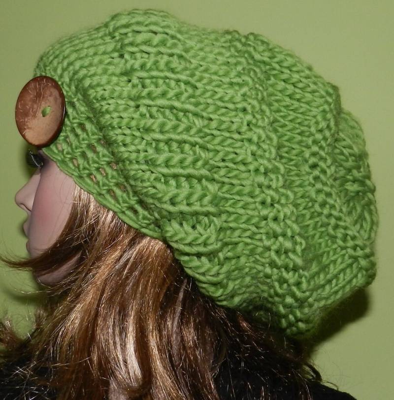 strick Slouch Hippie Mütze, Slouchy Chunky Big Beanie, Boho Winter, Hipster Mütze Mit Großem Knopf - Reine Wolle Grüner Apfel von picoloknitting