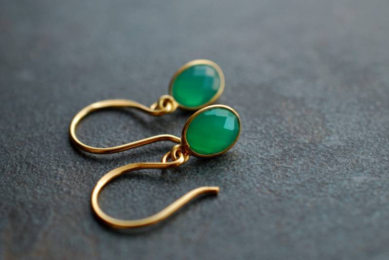 Elea . Ohrringe Mit Grünem Onyx Vergoldetes Sterling Silber Handgefertigter Edelstein Schmuck Besonderes Weihnachtsgeschenk Für Sie von picturing