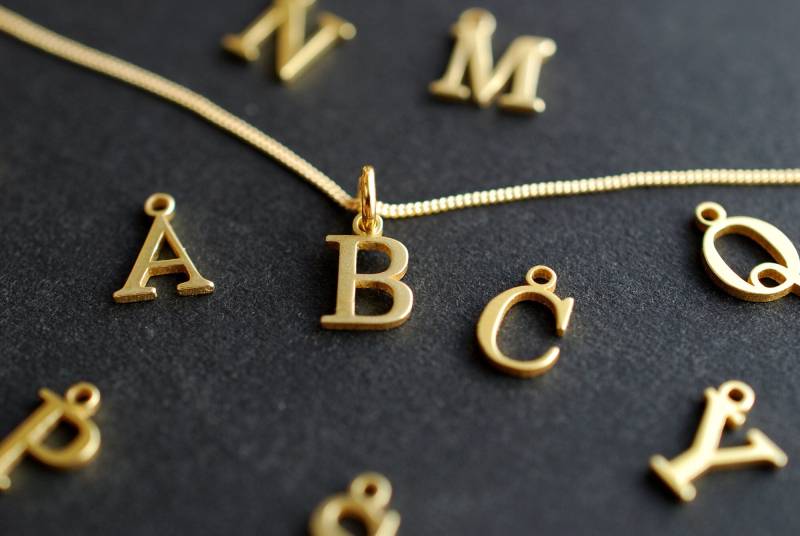 Initiale . Personalisierte Kette Mit Buchstaben-Anhänger. 24 K Vergoldete Sterlingsilber Geschenke Für Frauen von picturing