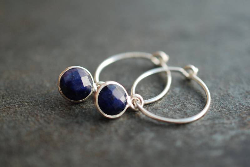 Saphir Creolen September Geburtsstein Ohrringe 925 Sterling Silber Blaue Naturstein-Ohrringe von picturing