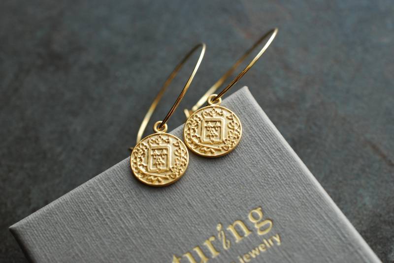 Vergoldete Münz-Ohrringe Aurea . Creolen Mit Anhängern Geschenkideen Weihnachten Handgefertigt von picturing