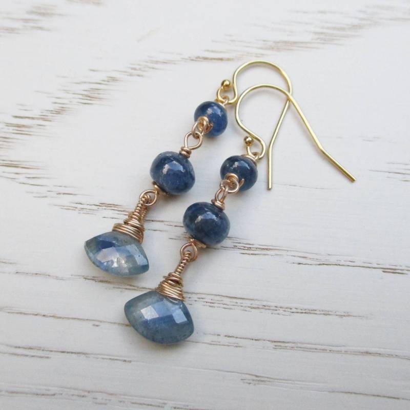 Blauer Saphir Gold Filled Ohrringe, Elegante Edelsteinohrringe Blauer Saphir Gold Filled Ohrringe, Elegante Edelsteinohrringe von pieceofART