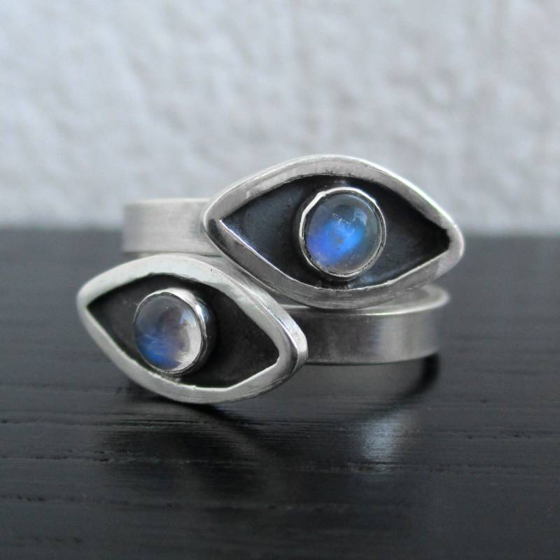 Evil Eye Regenbogen Mondstein Ring Sterling Silber Schutz Amulett Schmuck Evil Eye Regenbogen Mondstein Ring Sterling Silber Schutz Amulett Schmuck von pieceofART