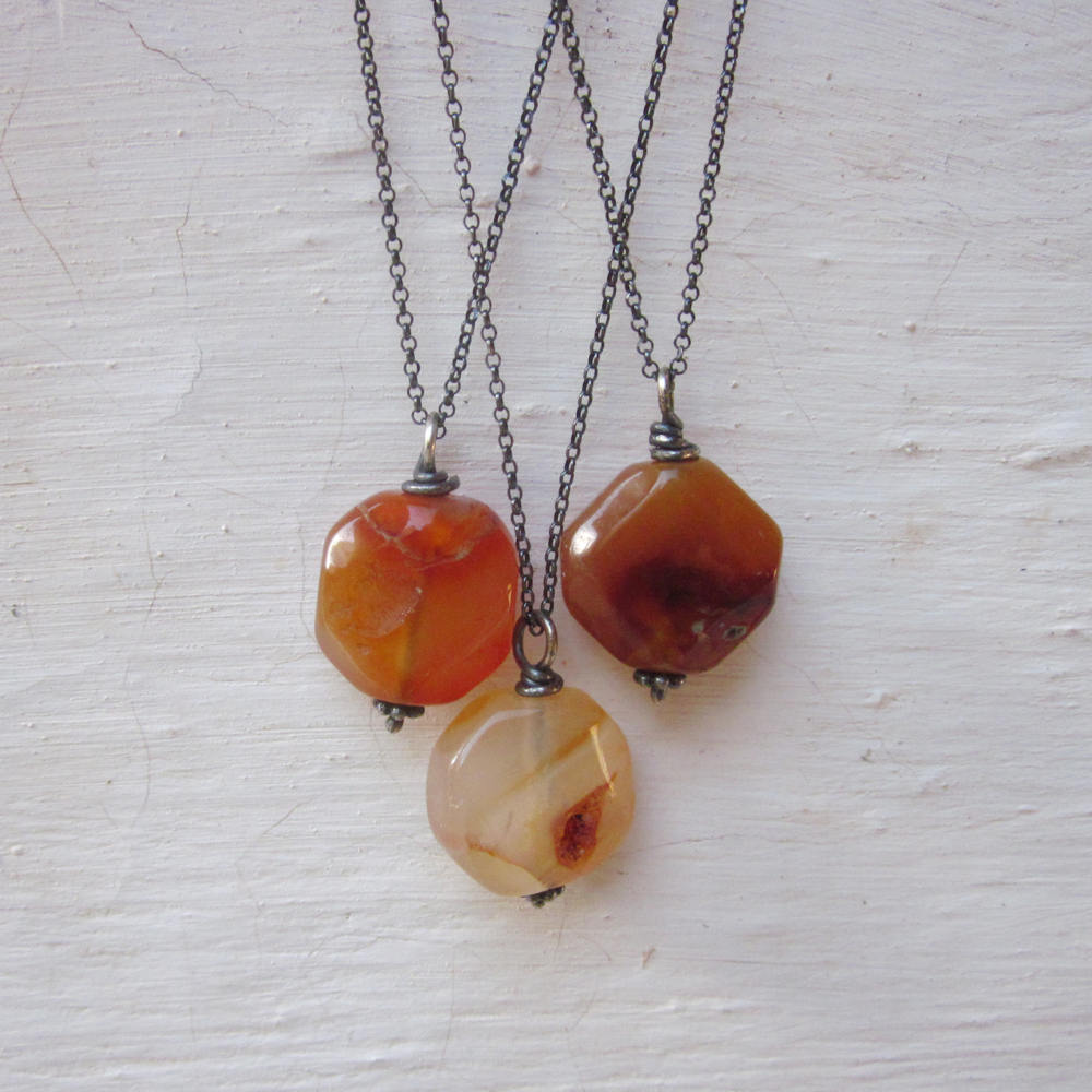 Natürlicher Karneol Anhänger Halskette Oxidierte Sterling Silber Kette Natürlicher Karneol Anhänger Halskette Oxidierte Sterling Silber Kette von pieceofART