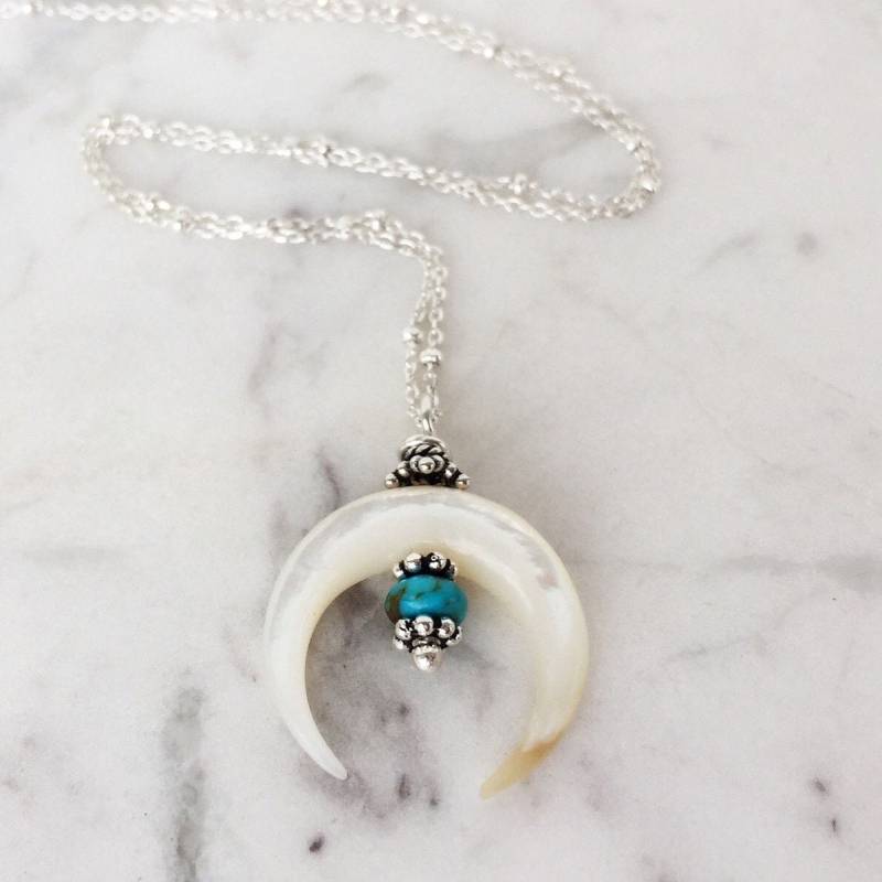 Perlmutt Halbmond Halskette Mit Nacozari Türkis Und Sterling Silber Kette, Boho Schmuck Perlmutt Halbmond Halskette Mit Nacozari Türkis Und Sterling Silber Kette, Boho Schmuck von pieceofART
