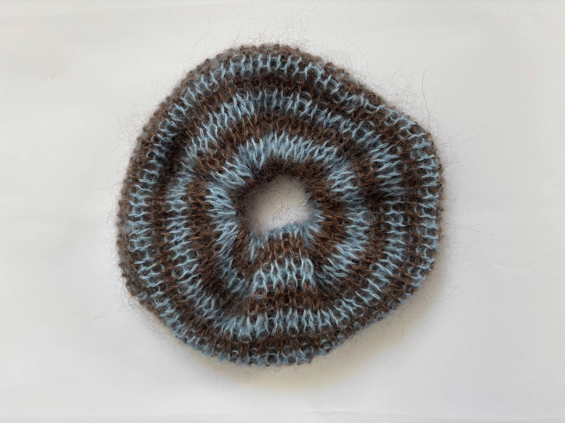 Knit Scrunchie Striped Brown Blue Knit Scrunchie Striped Brown Blue von piecesofmarie