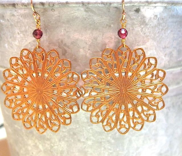 Chandelier Scheiben Ohrringe Mit Granat. Vintage Kupfer Filigran. Granat Schmuck. Baumeln Tropfen Ohrringe. Rote Schmuck Geschenke. Farbenfroher von piedrastudio