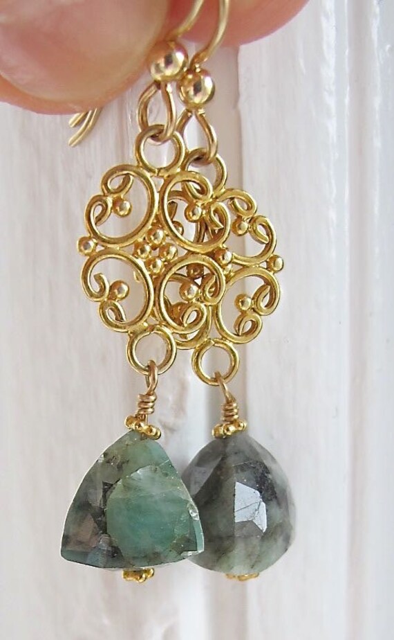 Smaragd Tropfen Ohrringe Gold Filigree Kronleuchter 14K Gold-Gefüllter Schmuck Garten von piedrastudio