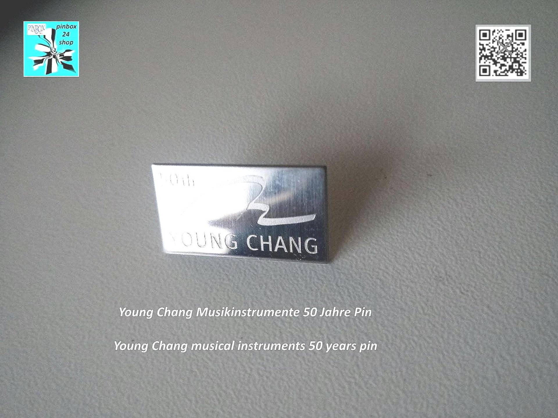 50 Jahre Musikinstrumente - Young Changs Pin von pinbox24shop