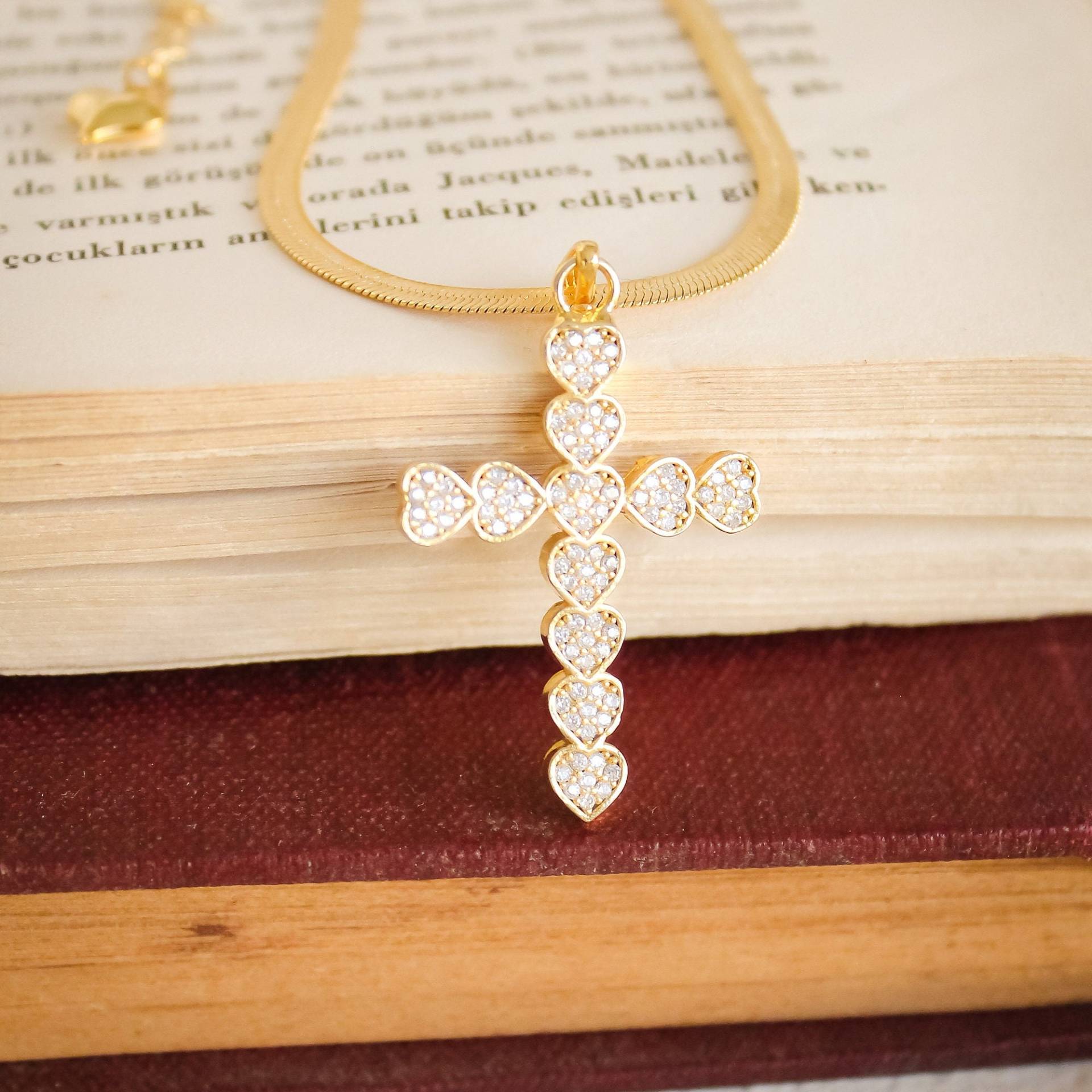 Herz Muster Großes Kreuz Halskette, 24K Vergoldet, Zirkon Messing, Anhänger Schmuck, Jahrestag Geschenk, Geschenk Für Sie, Ldr Halskette Herz Muster Großes Kreuz Halskette, 24K Vergoldet, Zirkon Messing, Anhänger Schmuck, Jahrestag Geschenk, Geschenk Für Sie, Ldr Halskette von pineapplejewelsco