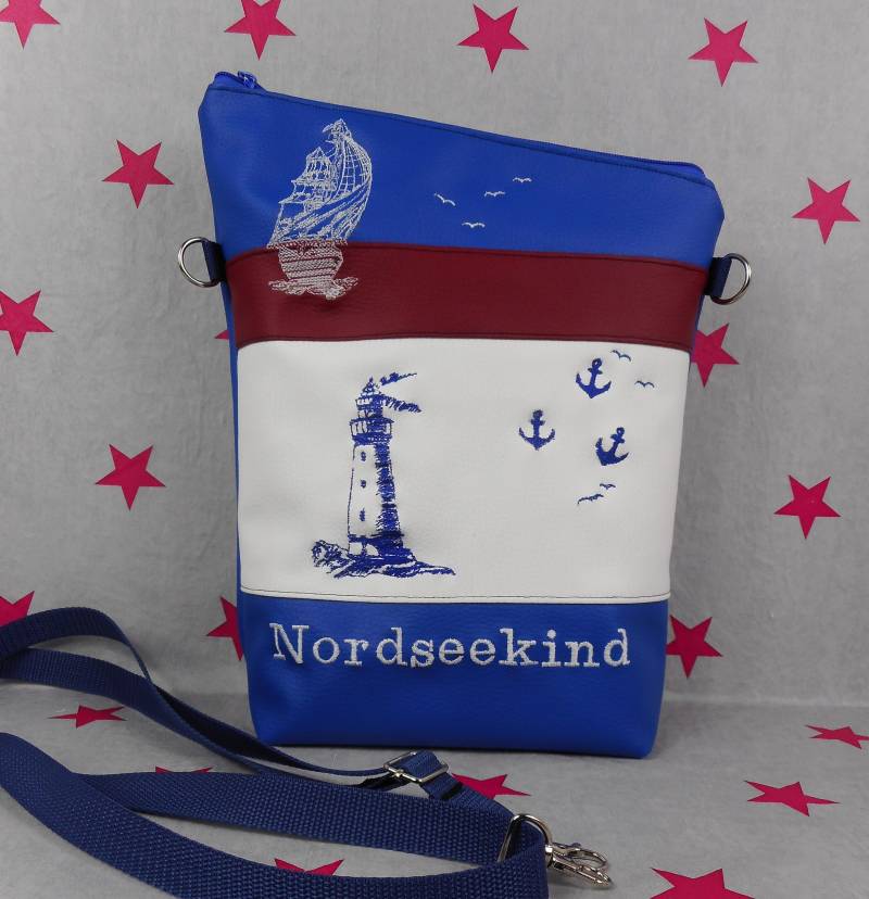 Pinkesterne Große Umhängetasche Nordseekind Handtasche Schultertasche Kunstleder Bestickt Stickerei Handmade Meer Blau Rot Weiß von pinkeSterne