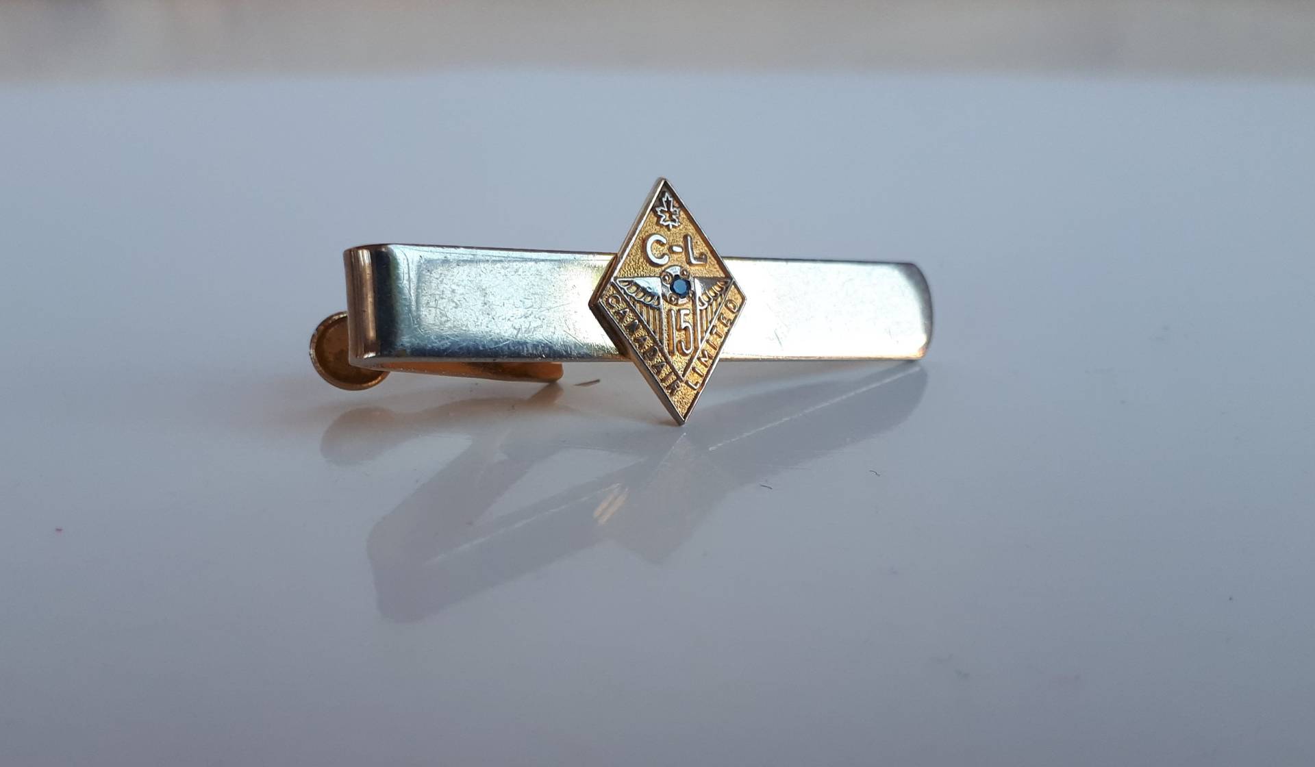 Vintage Gold Plättchen Encrusted Echte Blaue Saphir 15 Jahre Anstecker Service Pin Krawattenbügel C-L Canadian Limited von pinklilashop