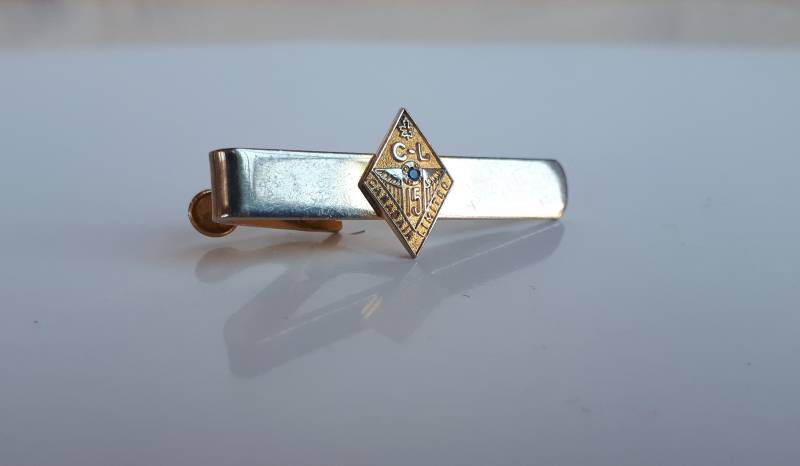 Vintage Gold Plättchen Encrusted Echte Blaue Saphir 15 Jahre Anstecker Service Pin Krawattenbügel C-L Canadian Limited von pinklilashop