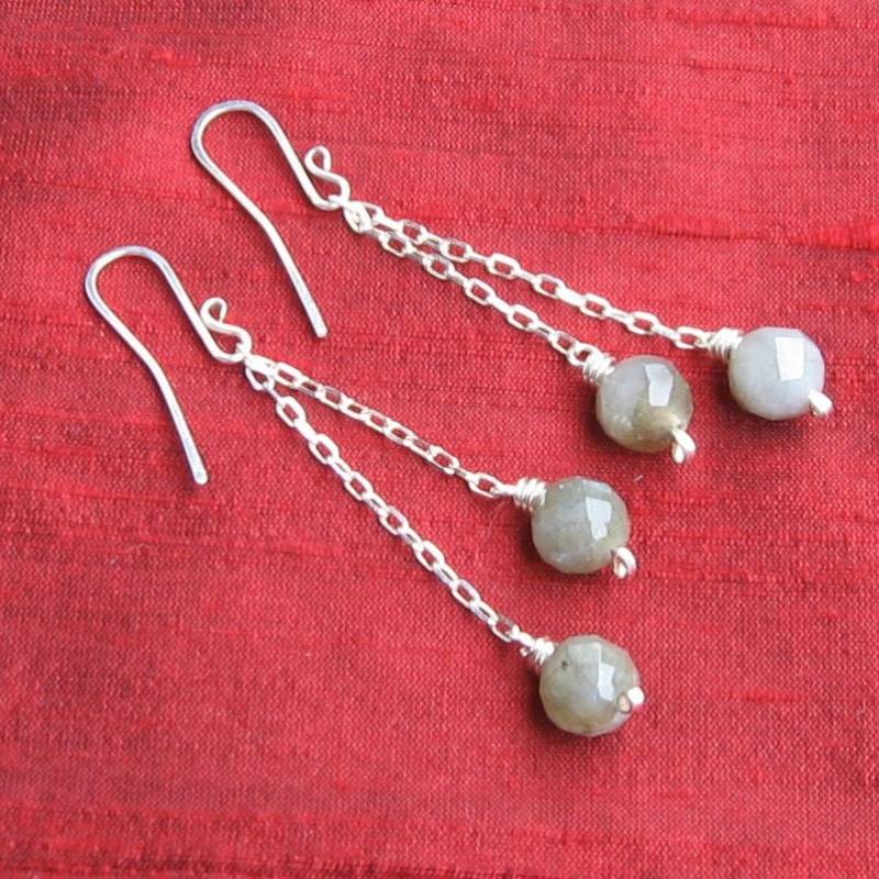 Labradorit Ohrringe Auf Sterling Silber Kette Labradorit Ohrringe Auf Sterling Silber Kette von pinkpetalstudio