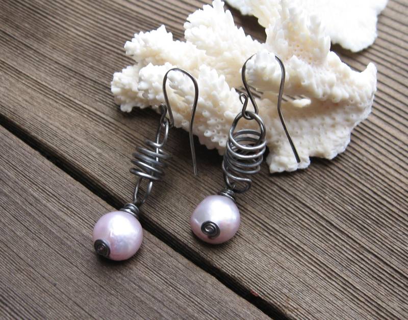 Süßwasser Perle Ohrringe Lavendel Sterling Silber Stahl von pinkpetalstudio