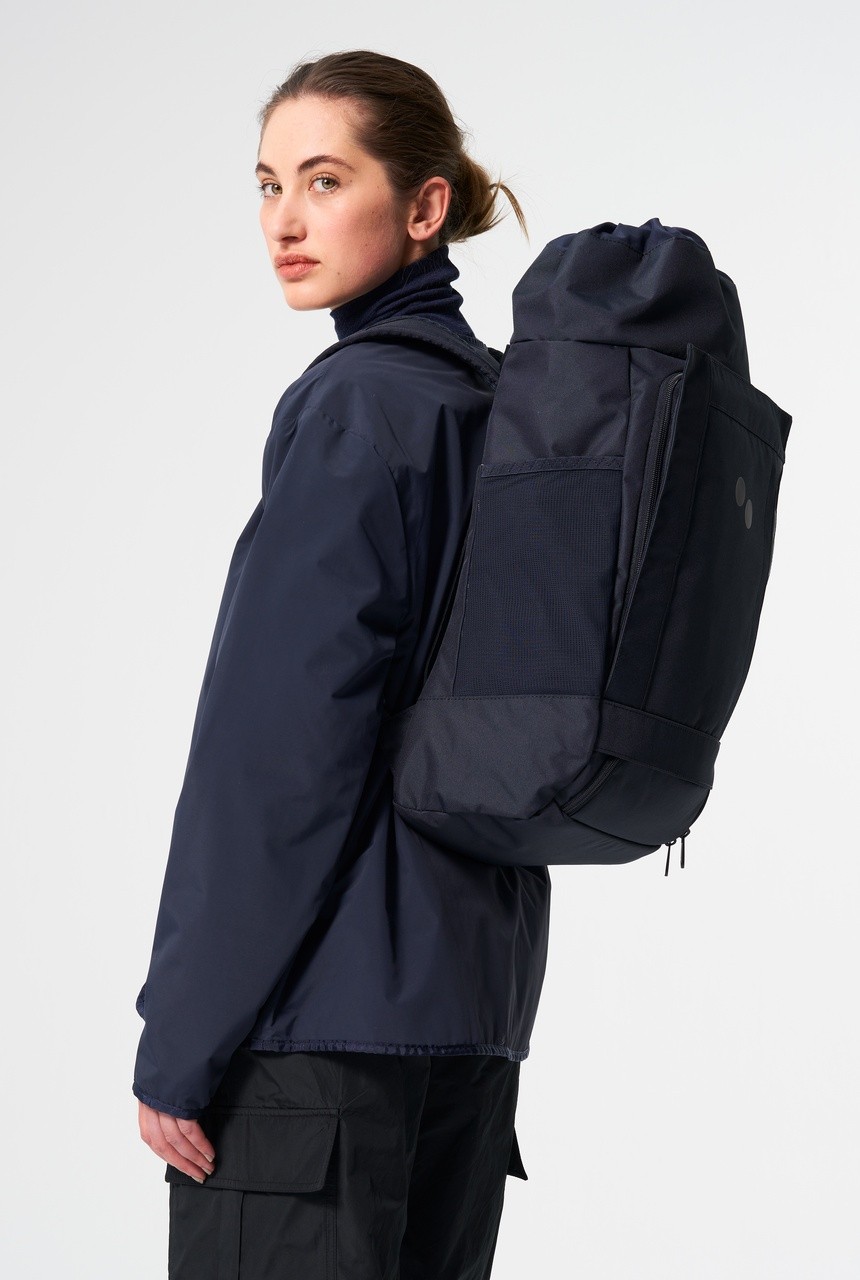 BLOK MEDIUM | pinqponq | veganer Rucksack | Fjord Navy von pinqponq