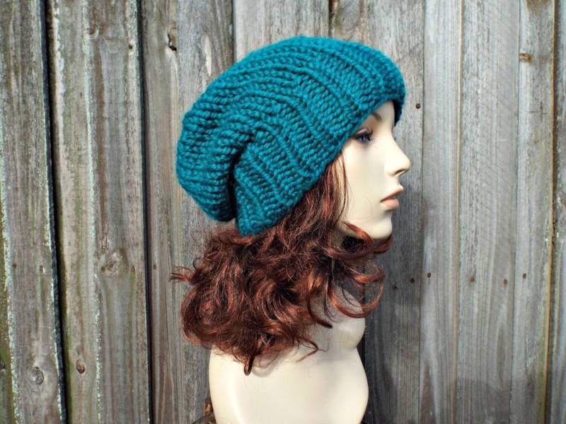 Grobstrick Mütze, Damenmütze, Herrenmütze, Wintermütze, Strickmütze, Adaline Slouchy Pfau von pixiebell