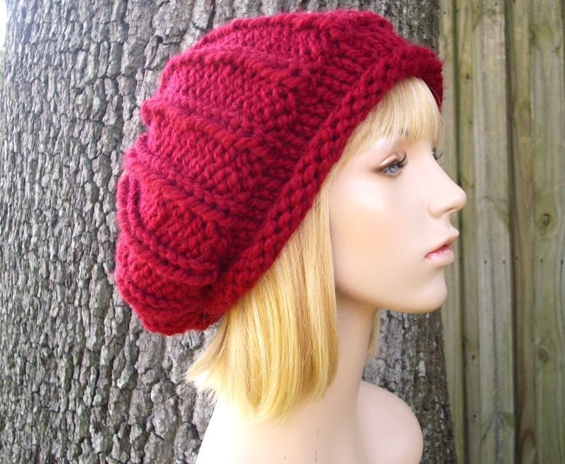 Grobstrick Strickmütze, Damenmütze, Herrenmütze, Baskenmütze, Slouchy Hut, Cranberry-Rot Grobstrick Strickmütze, Damenmütze, Herrenmütze, Baskenmütze, Slouchy Hut, Cranberry-Rot von pixiebell