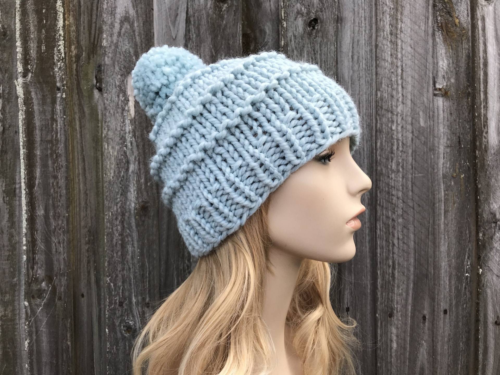 Pom Mütze, Grobstrick Damenmütze, Herrenmütze, Wintermütze, Strickmütze, Bommelmütze, Tier Beanie, Eisblau Pom Mütze, Grobstrick Damenmütze, Herrenmütze, Wintermütze, Strickmütze, Bommelmütze, Tier Beanie, Eisblau von pixiebell