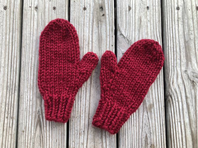 Handgestrickte Handschuhe, Damen Erwachsenen Winter Grobstrick Accessoires, Herbstmode, Cranberry Rot von pixiebell