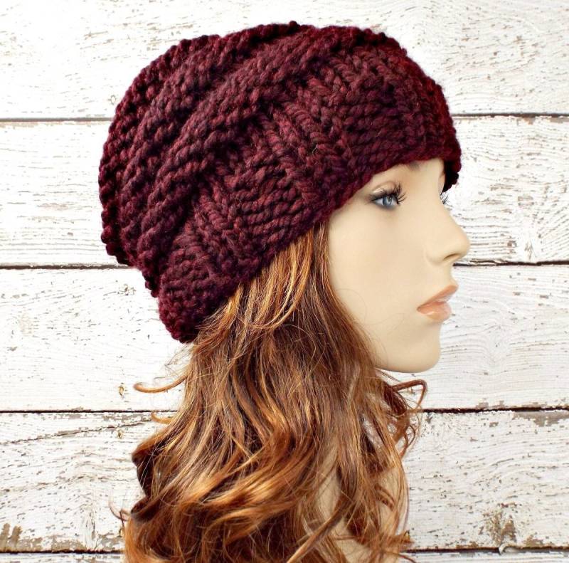 Handgestrickte Mütze, Grobstrick-Mütze, Damenmütze, Herrenmütze, Wintermütze, Strickmütze, Beehive Beanie, Bordeauxrot von pixiebell