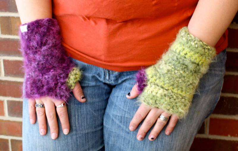 Fuzzy Fingerlose Handschuhe - Lila Und Grün Fuzzy Fingerlose Handschuhe - Lila Und Grün von plaidypusfashion
