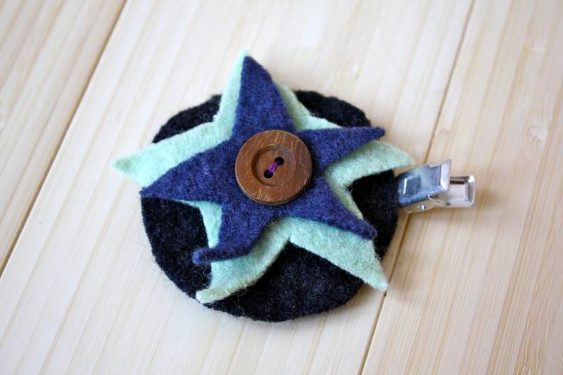 Recycling-Wolle Pullover Haar-Clip-Blau, Grün Und Schwarz Stern von plaidypusfashion