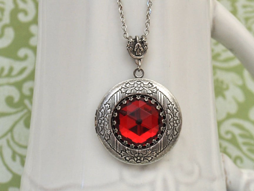 Halskette - The Dark Romance Vintage Rubinrote Glasjuwel-Kette in Antiksilber von plasticouture