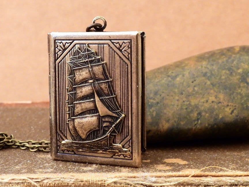 Handgemachte Segelboot Reise Journal Buch Foto Medaillon Halskette, Boot Schiff Set Segel Die Welt Reisen 7 Meere Piraten Schwarze Perle von plasticouture