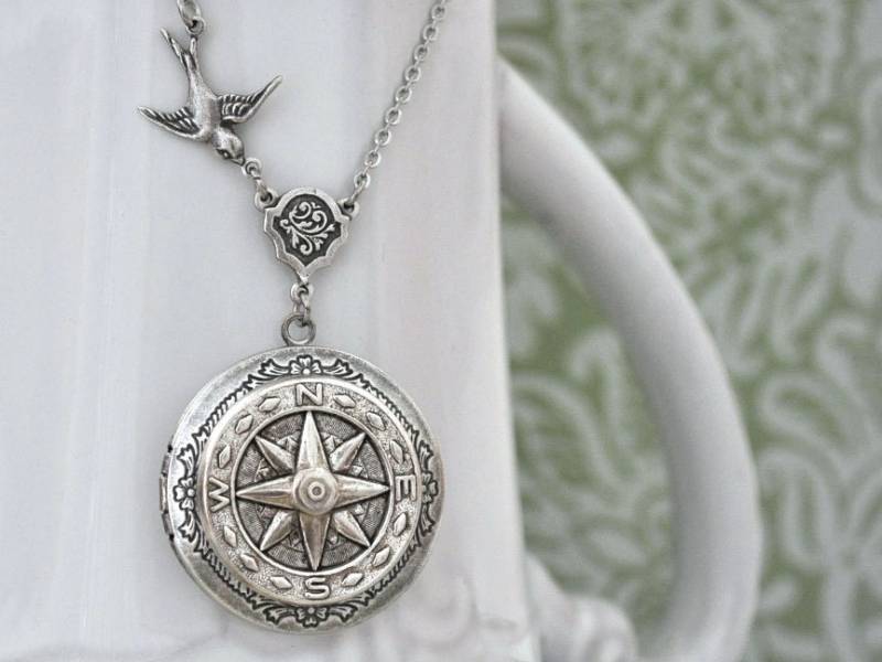 Silber Kompass Foto Locket Anleitung True Nördlich Spatz Vogel Point Me To The Right Direction Geschenk Halskette Medaillon Für Frauen Silber Kompass Foto Locket Anleitung True Nördlich Spatz Vogel Point Me To The Right Direction Geschenk Halskette Medaillon Für Frauen von plasticouture