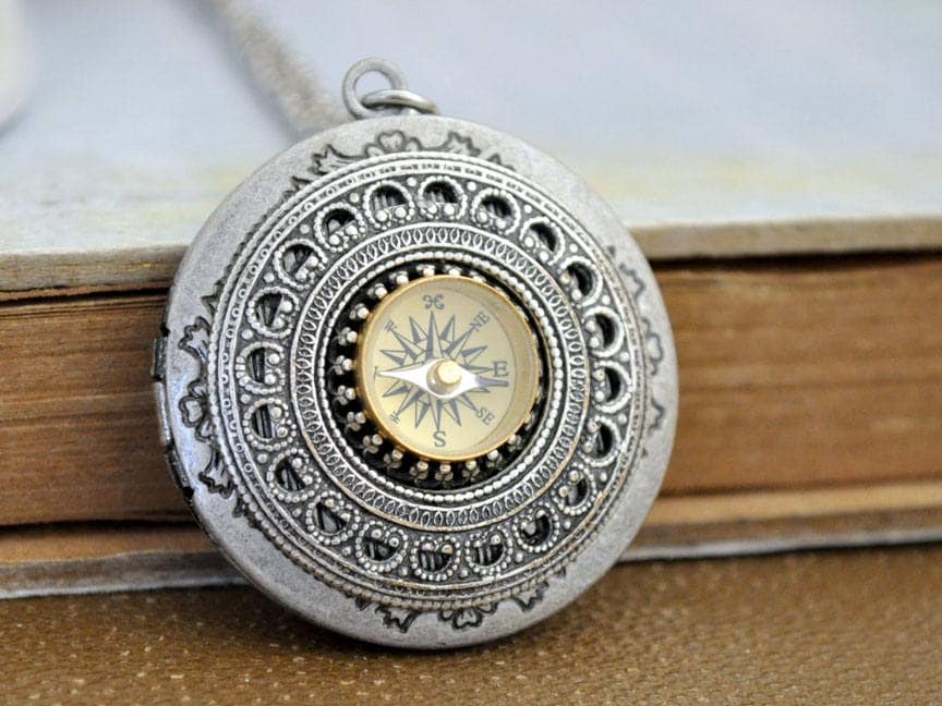 Silber Kompass Medaillon Halskette Guidance Runden Mit Miniatur Arbeit Vintage Art-Deco-Kompass Schmuck Geschenk Für Sie von plasticouture