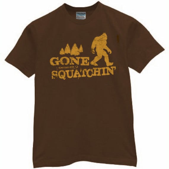 Vorbei Squatchin "Sasquatch Squatching Lustiges T-Shirt Nicht Angeln Camping Sommer von plastisolpanda