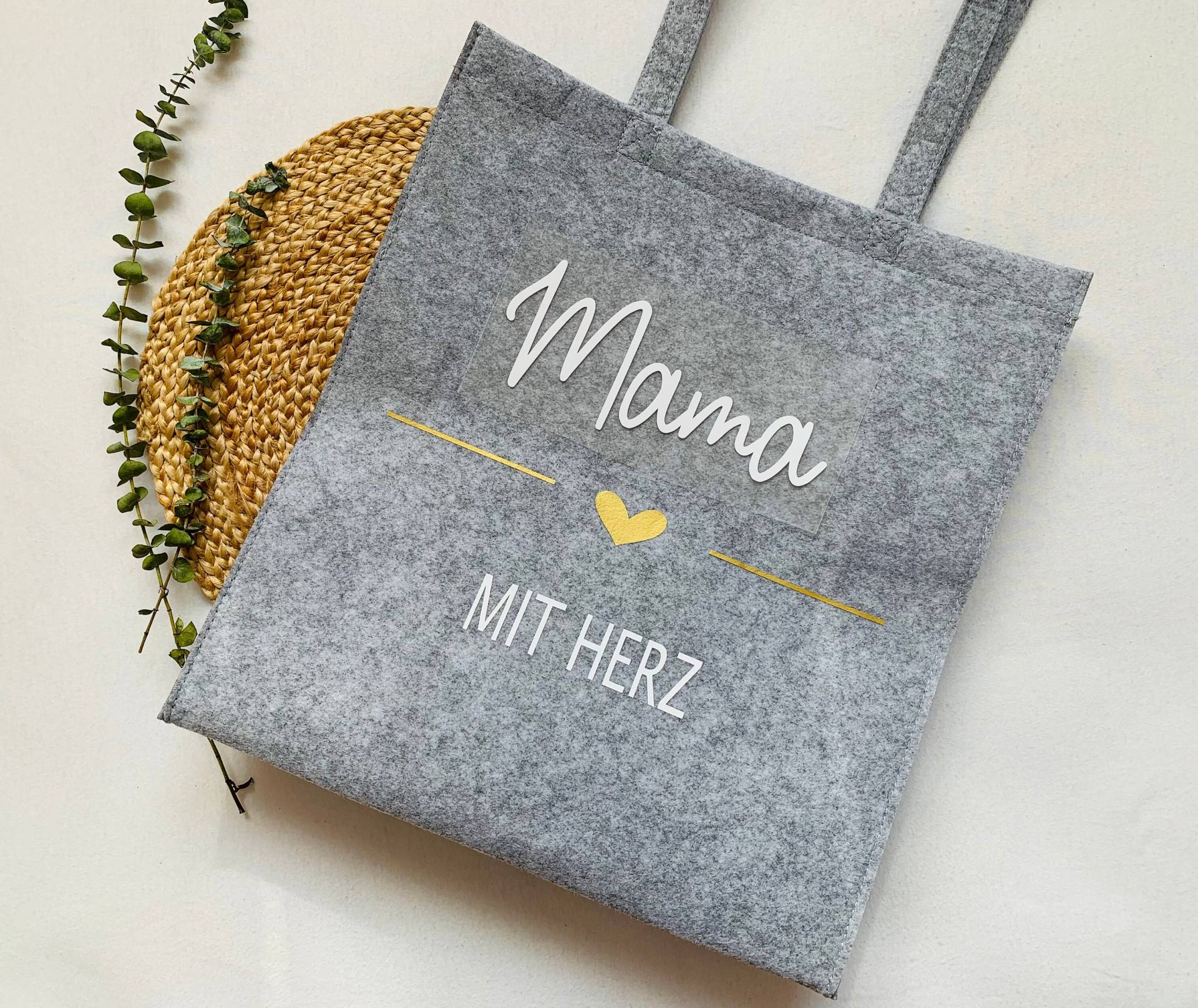 Filztasche I Shopper Aus Filz Geschenk Lehrerin Catmom Hebamme Mama Mit Herz Kindergärtnerin Tante Tagesmutter L von plotterherzle