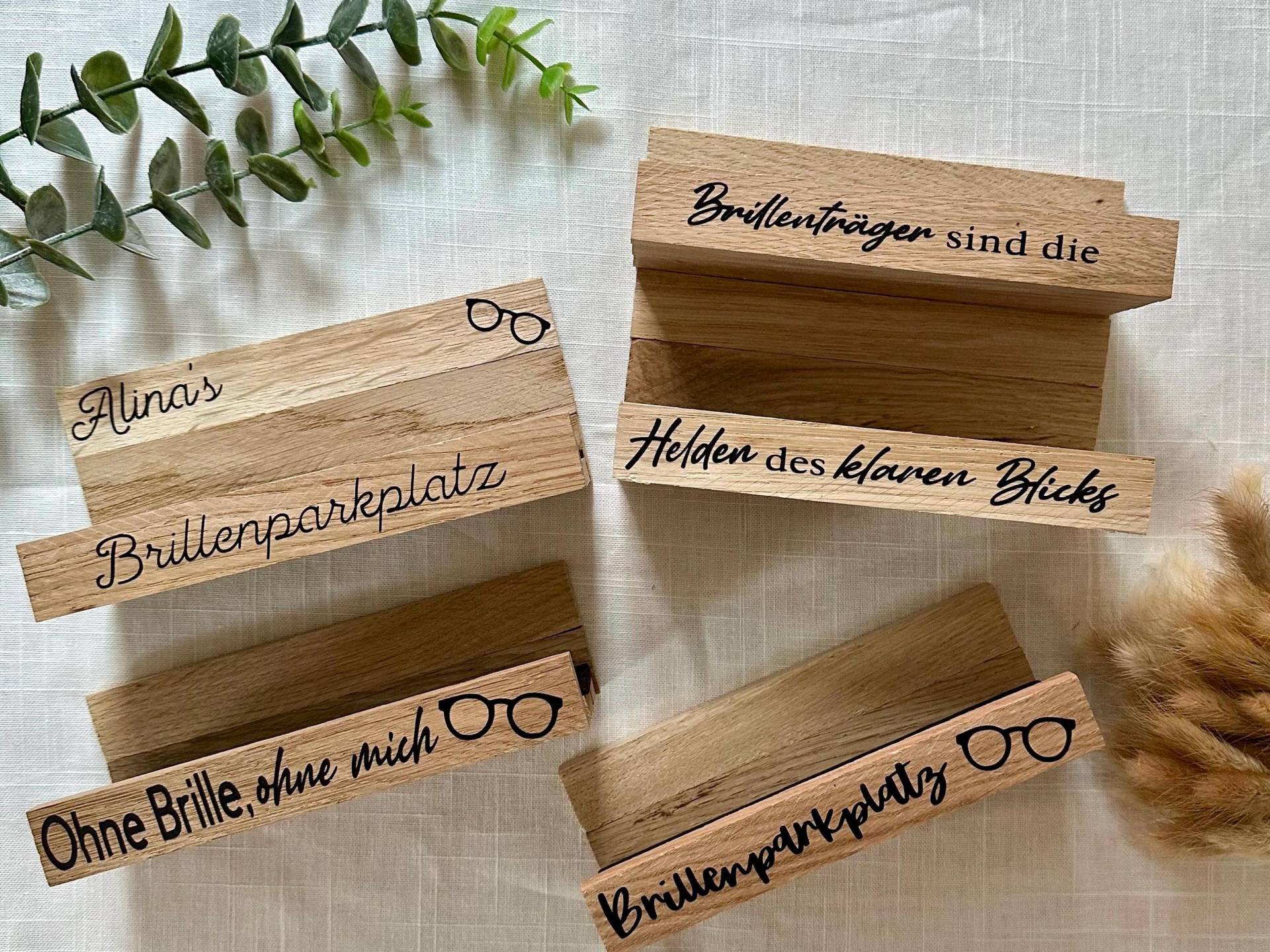 Brillenhalter Aus Holz - Brillenständer Mit Spruch "Brillenparkplatz" Brillenablage Geschenk Für Brillenträger Handmade von plottervibes
