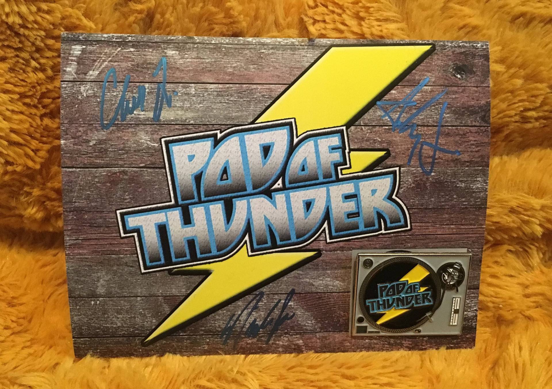 Pod Of Thunder Logo Emaille Pin Pod Of Thunder Logo Emaille Pin von podofthunder